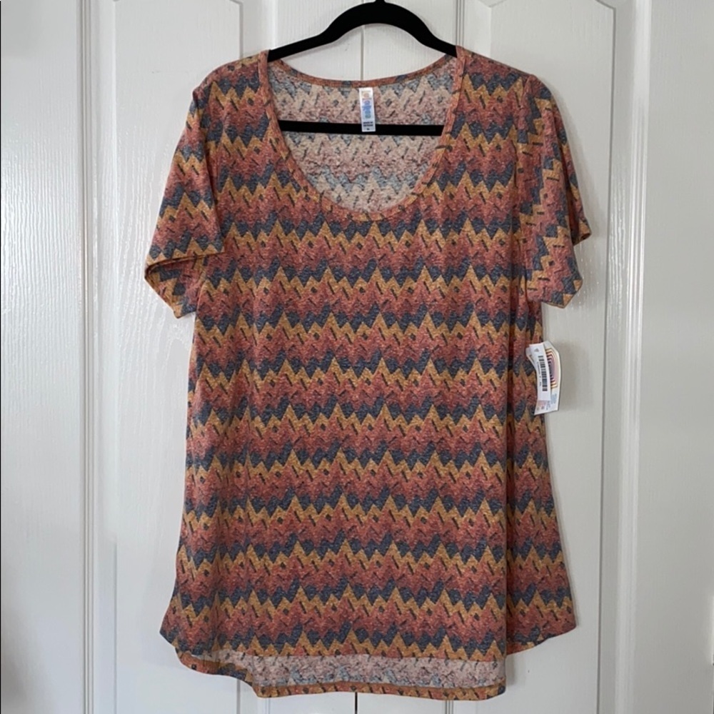 Lularoe classic T shirt size XL scooped neck
